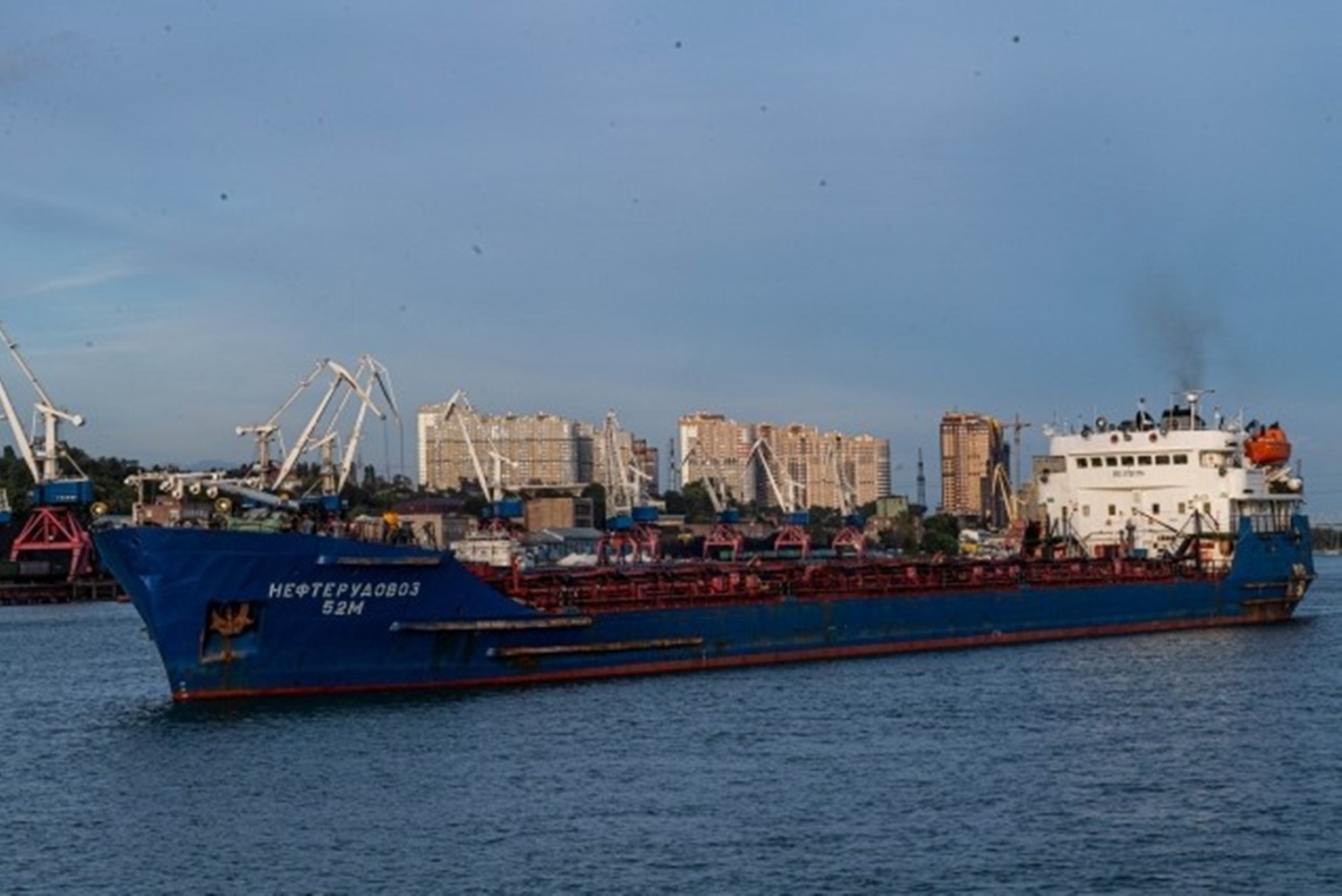 Грузовой самара. Грузовой порт Марселя. Порт на реке. Левый берег фото. Port ru.